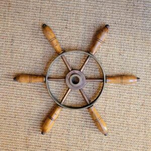 Pirinç Dümen, Ahşap Tutamaklı