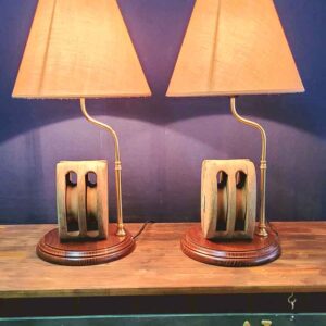 2 DİLLİ MAKARALARDAN İKİZ ABAJUR