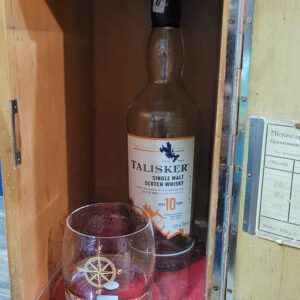 MİKROSKOP KUTUSUNDAN WHISKEY TAŞIMA ÇANTASI