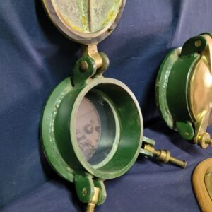 1960 MODEL PİRİNÇ KÖR KAPAKLI LUMBUZ