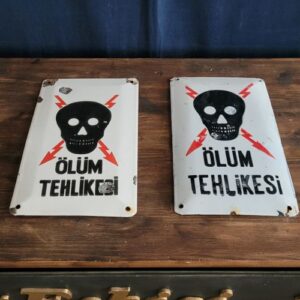 ÖLÜM TEHLİKESİ ÇİNKO ÜZERİ EMAYE KAPLI PLAKET