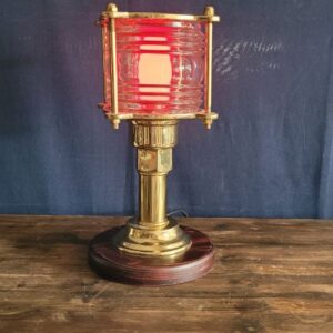 KIRMIZI DİREKBAŞI LAMBASINDAN MASA LAMBASI