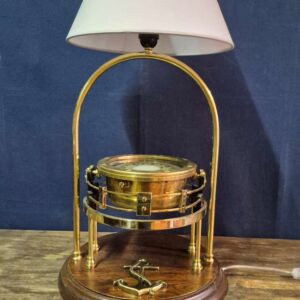 E.S. Ritchie & Sons Inc. Yapımı Manyetik Pusula’dan Abajur