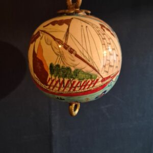 Kadırga ve Harita Motifli Askılı Çini Top