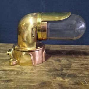 Gölgelikli Koridor Aydınlatma Lambası